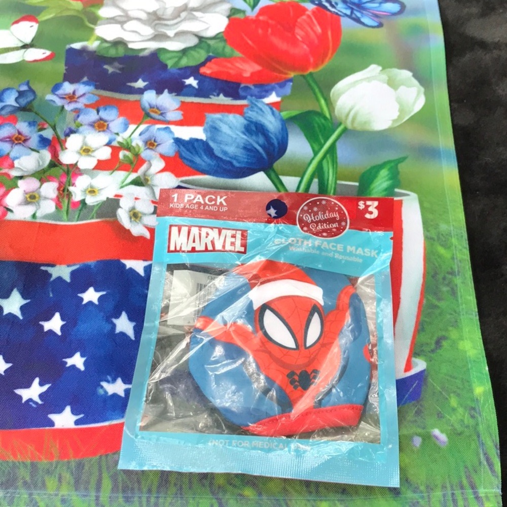 NWT Marvel Spider-Man Kids Christmas Cloth Face Mask Holiday Edition Washable